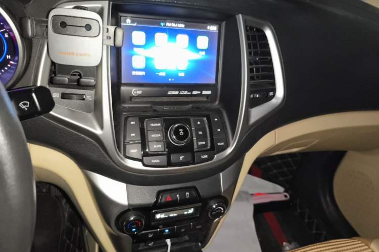 Used CHANGAN Eado 2014 1.6L Manual Luxury Model Audio And AC Panel