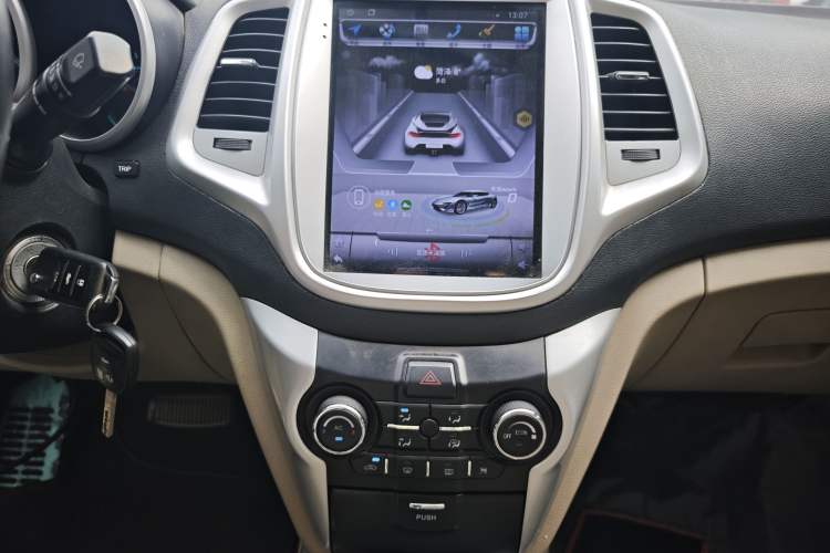 Used CHANGAN Eado 2014 1.6L Automatic Luxury Model Audio And AC Panel