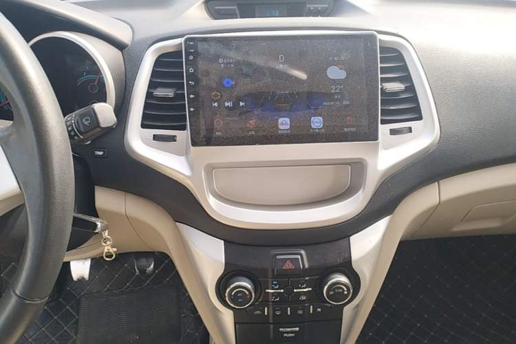 Used CHANGAN Eado 2014 1.6L Manual Luxury Model Audio And AC Panel