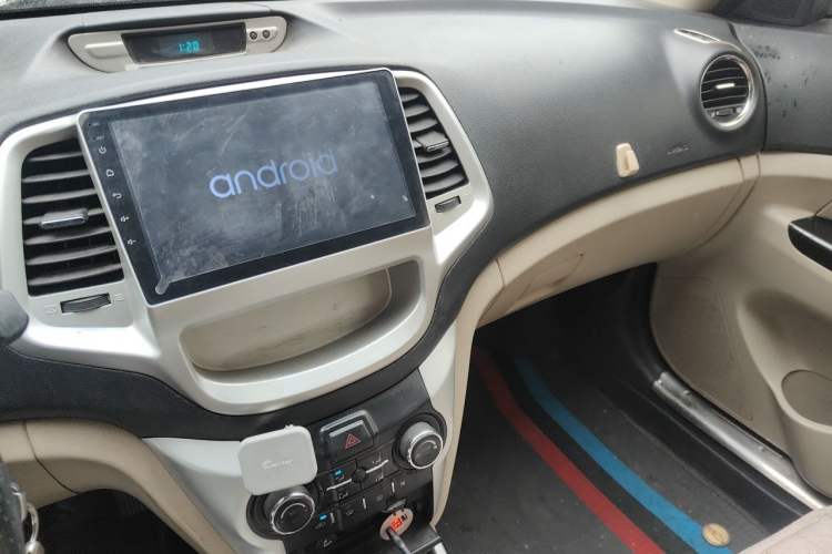 Used CHANGAN Eado 2014 1.6L Manual Luxury Model Audio And AC Panel