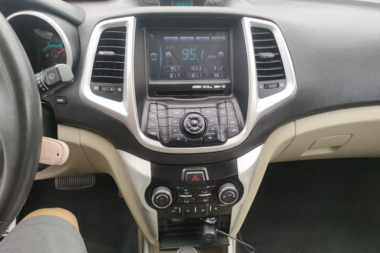 Used CHANGAN Eado 2014 1.6L Automatic Prestige Model Audio And AC Panel