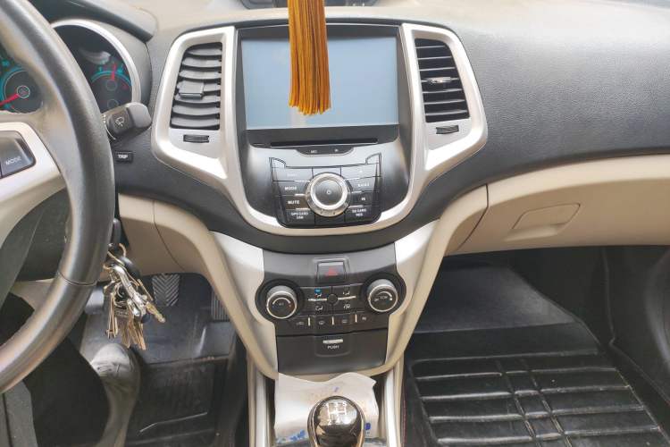 Used CHANGAN Eado 2014 1.6L Manual Luxury Model Audio And AC Panel
