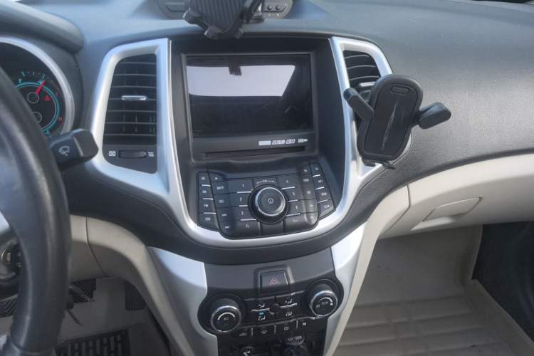 Used CHANGAN Eado 2014 1.6L Manual Luxury Model Audio And AC Panel