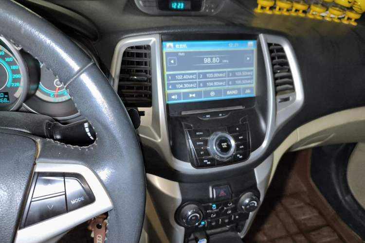 Used CHANGAN Eado 2014 1.6L Automatic Luxury Model Audio And AC Panel