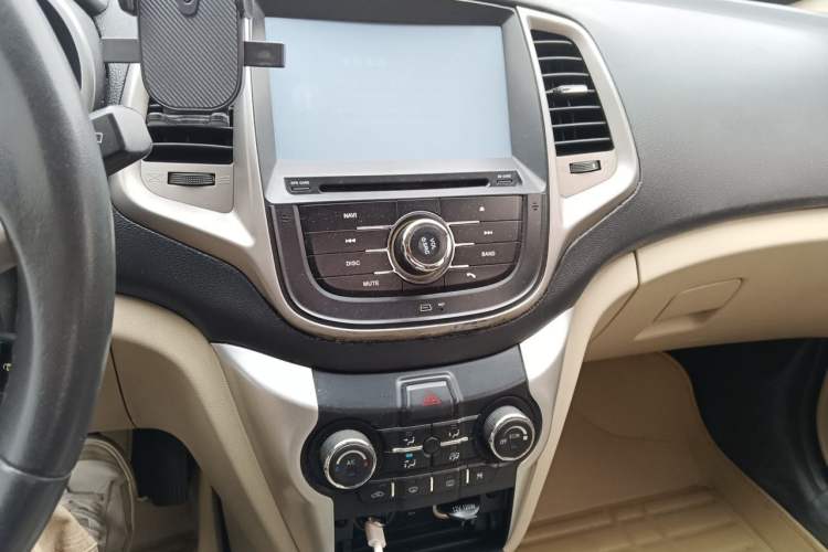 Used CHANGAN Eado 2014 1.6L Manual Luxury Model Audio And AC Panel