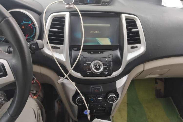 Used CHANGAN Eado 2014 1.6L Manual Luxury Model Audio And AC Panel