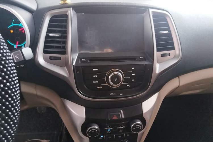 Used CHANGAN Eado 2014 1.6L Manual Luxury Model Audio And AC Panel