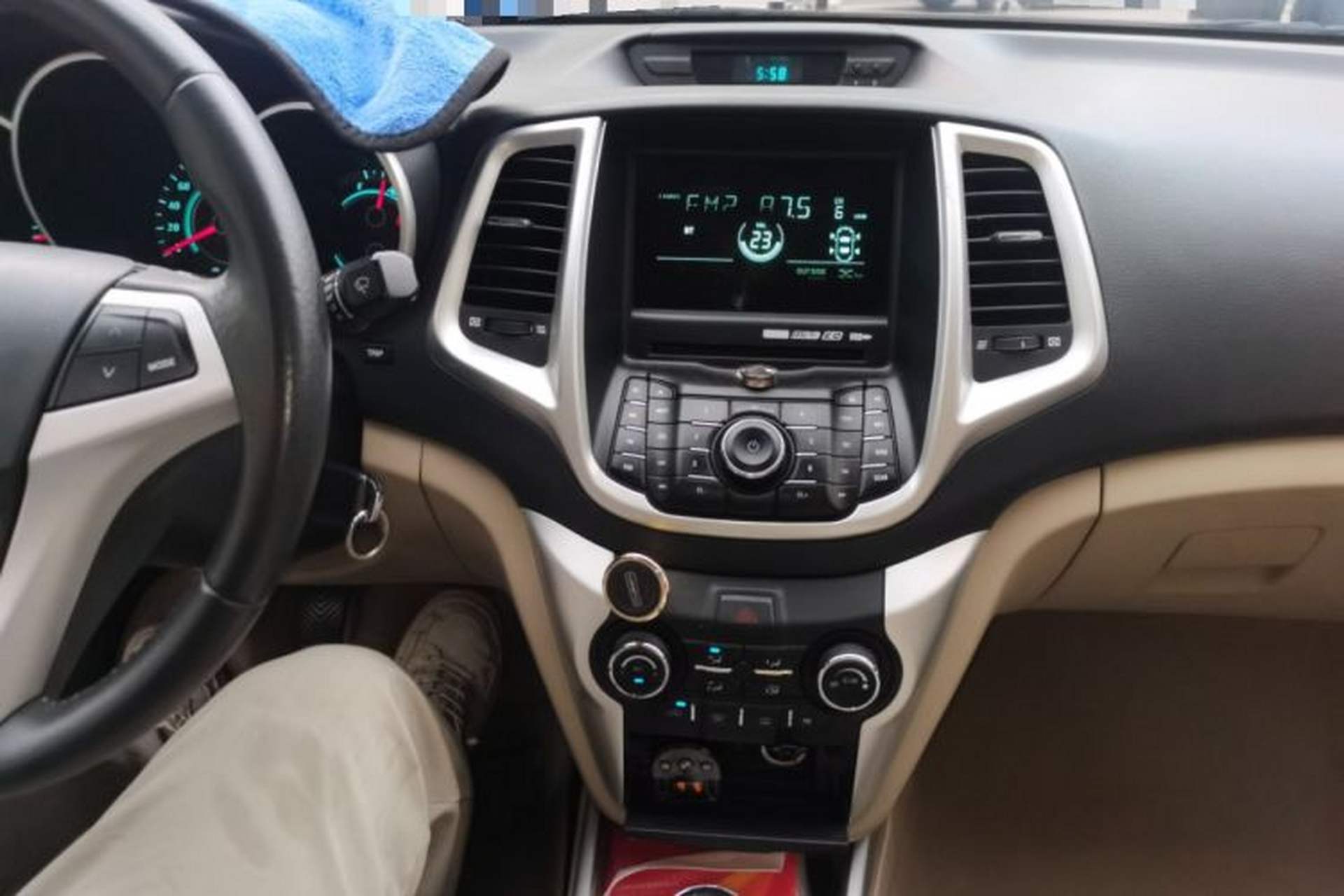 Used CHANGAN Eado 2014 1.6L Manual Luxury Model Audio And AC Panel
