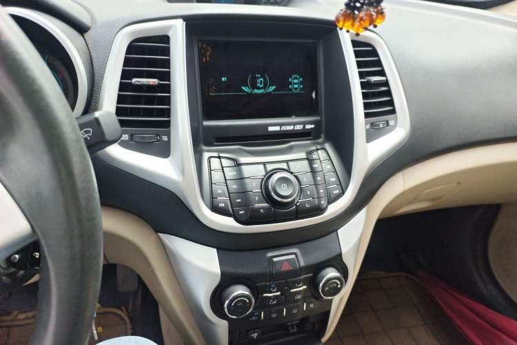 Used CHANGAN Eado 2014 1.6L Manual Luxury Model Audio And AC Panel