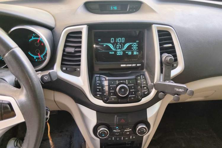 Used CHANGAN Eado 2014 1.6L Automatic Luxury Model Audio And AC Panel