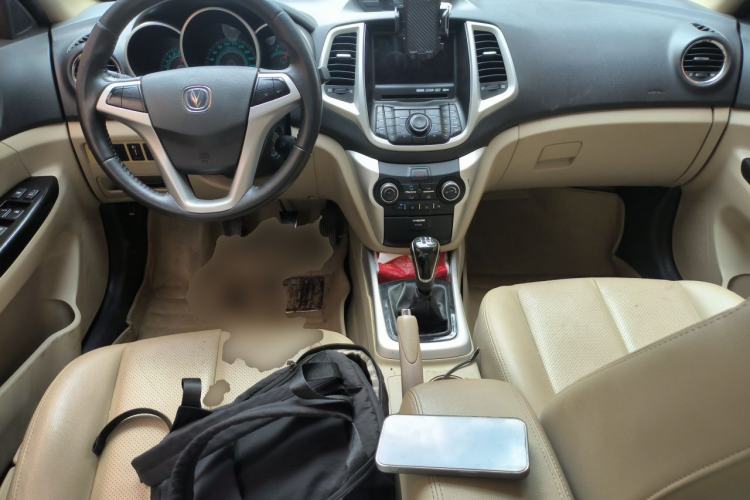 Used CHANGAN Eado 2014 1.6L Manual Luxury Model Center Console
