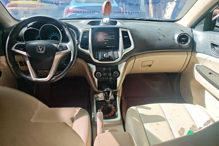 Used CHANGAN Eado 2014 1.6L Manual Luxury Model Center Console