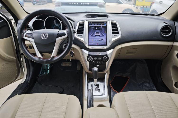 Used CHANGAN Eado 2014 1.6L Automatic Luxury Model Center Console