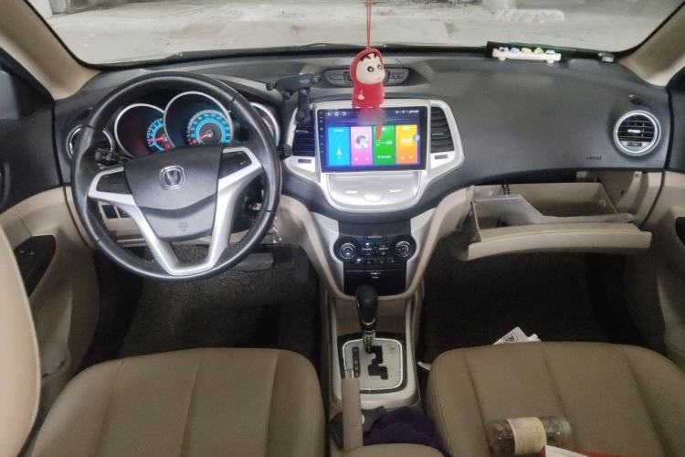 Used CHANGAN Eado 2014 1.6L Automatic Luxury Model Center Console