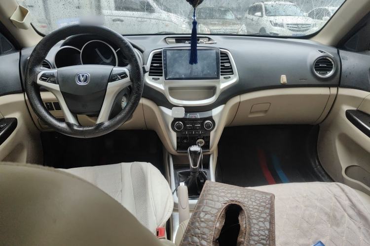 Used CHANGAN Eado 2014 1.6L Manual Luxury Model Center Console