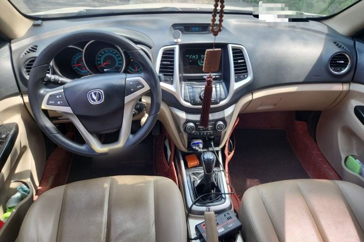 Used CHANGAN Eado 2014 1.6L Manual Luxury Model Center Console