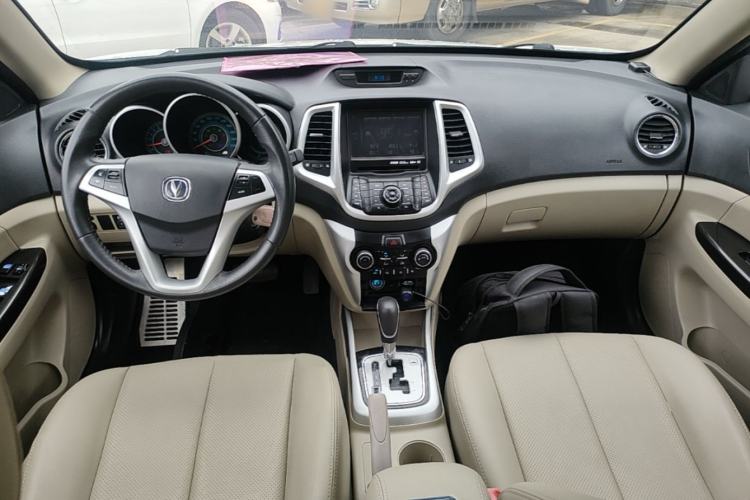 Used CHANGAN Eado 2014 1.6L Automatic Prestige Model Center Console
