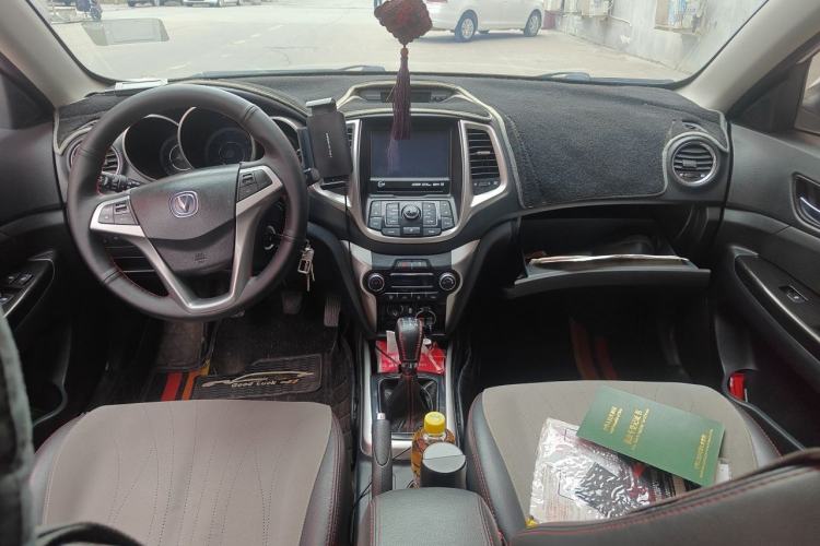 Used CHANGAN Eado 2014 1.6L Manual Luxury Model Center Console