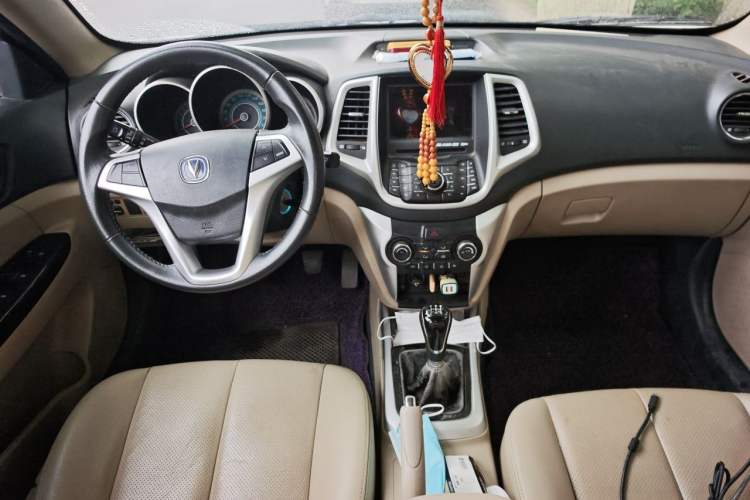 Used CHANGAN Eado 2014 1.6L Manual Luxury Model Center Console