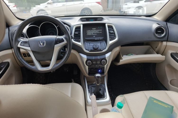 Used CHANGAN Eado 2014 1.6L Manual Luxury Model Center Console