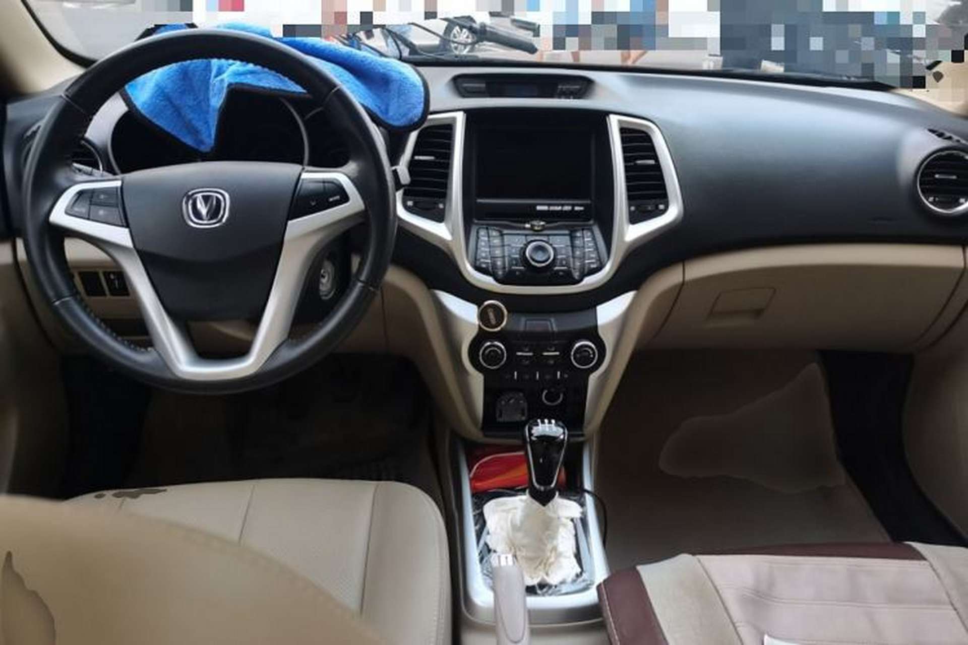 Used CHANGAN Eado 2014 1.6L Manual Luxury Model Center Console