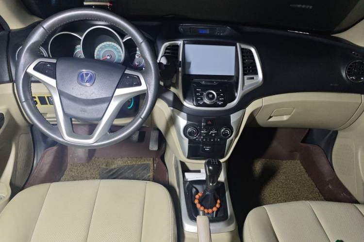 Used CHANGAN Eado 2014 1.6L Manual Luxury Model Center Console