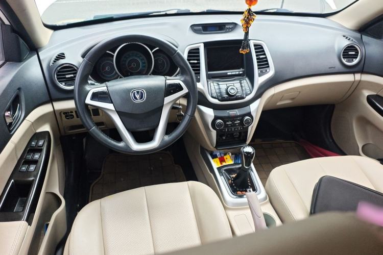 Used CHANGAN Eado 2014 1.6L Manual Luxury Model Center Console
