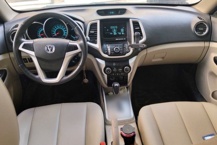 Used CHANGAN Eado 2014 1.6L Automatic Luxury Model Center Console