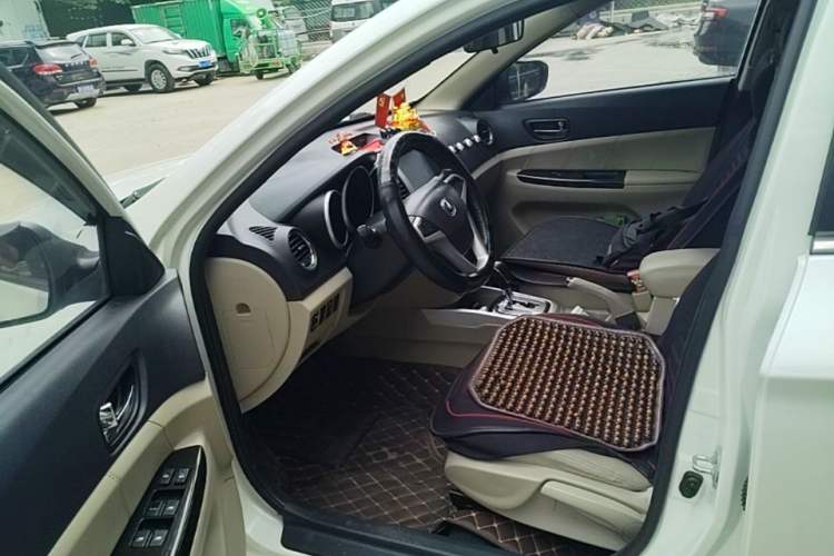Used CHANGAN Eado 2014 1.6L Automatic Luxury Model Driver Seat