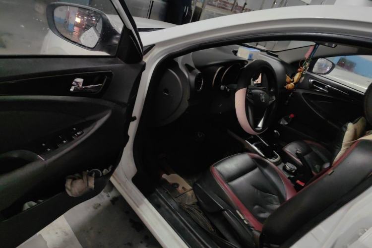 Used CHANGAN Eado 2014 1.6L Manual Luxury Model Driver Seat