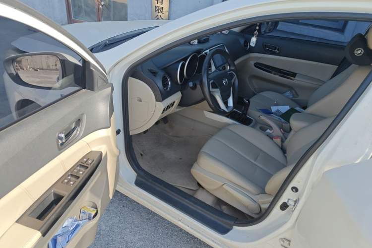 Used CHANGAN Eado 2014 1.6L Manual Luxury Model Driver Seat