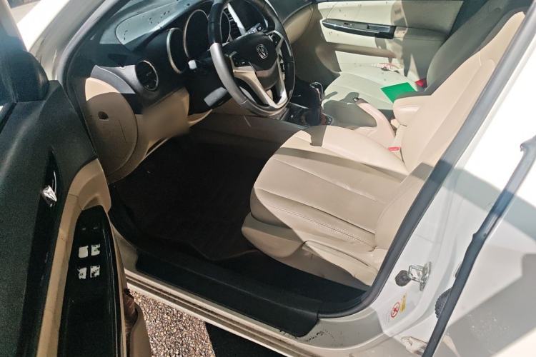 Used CHANGAN Eado 2014 1.6L Manual Luxury Model Driver Seat