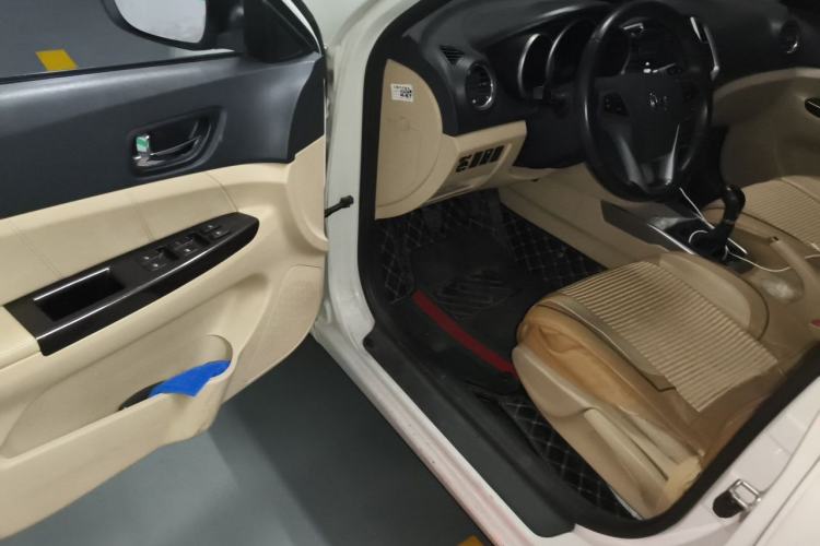 Used CHANGAN Eado 2014 1.6L Manual Luxury Model Driver Seat