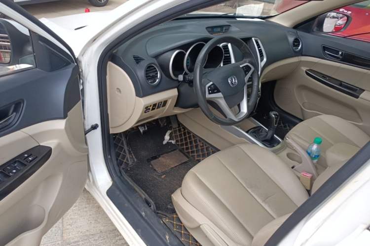Used CHANGAN Eado 2014 1.6L Manual Luxury Model Driver Seat