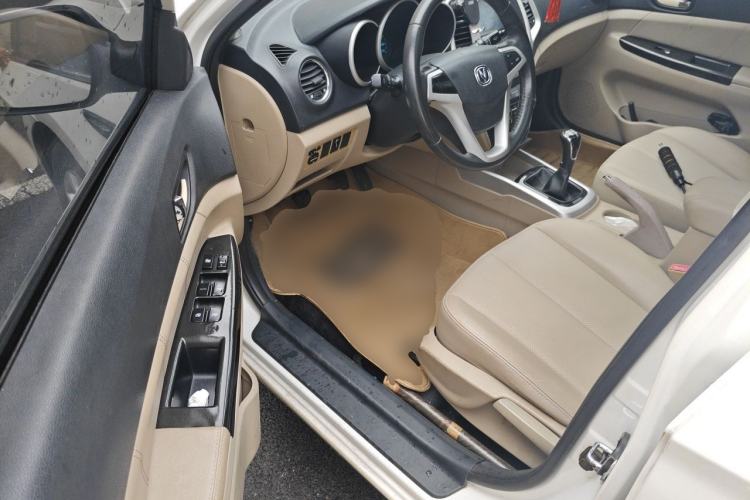 Used CHANGAN Eado 2014 1.6L Manual Luxury Model Driver Seat