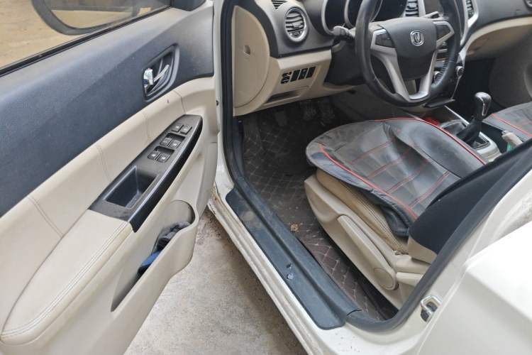 Used CHANGAN Eado 2014 1.6L Manual Luxury Model Driver Seat