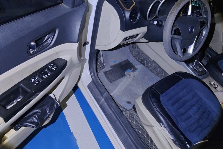 Used CHANGAN Eado 2014 1.6L Automatic Luxury Model Driver Seat