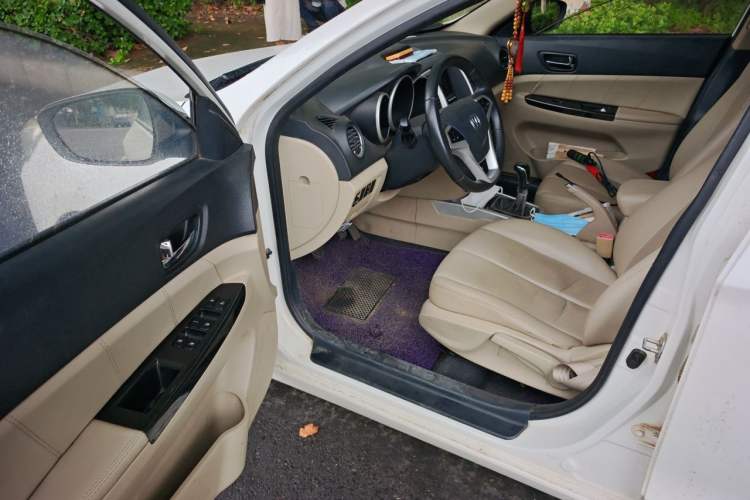 Used CHANGAN Eado 2014 1.6L Manual Luxury Model Driver Seat