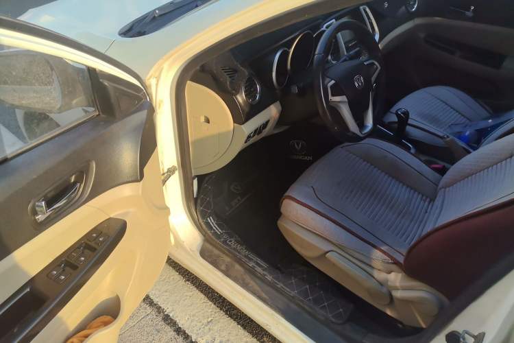 Used CHANGAN Eado 2014 1.6L Manual Luxury Model Driver Seat