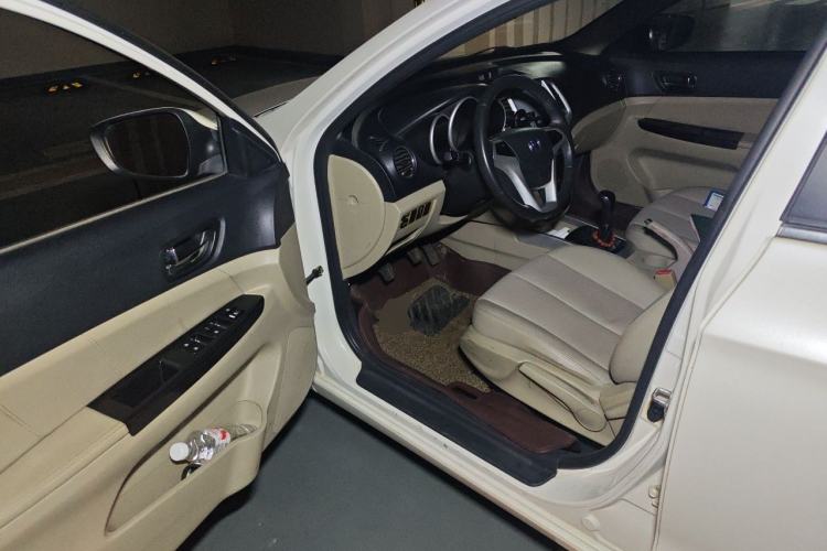 Used CHANGAN Eado 2014 1.6L Manual Luxury Model Driver Seat