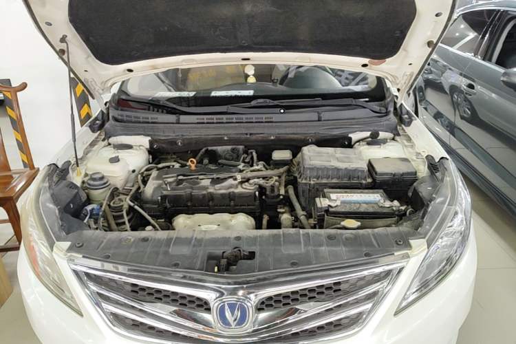 Used CHANGAN Eado 2014 1.6L Manual Luxury Model Engine Bay