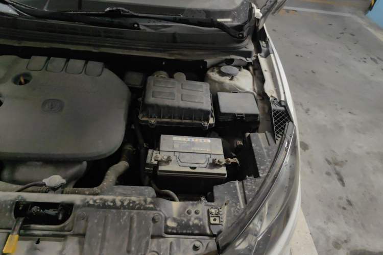Used CHANGAN Eado 2014 1.6L Manual Luxury Model Engine Bay Left
