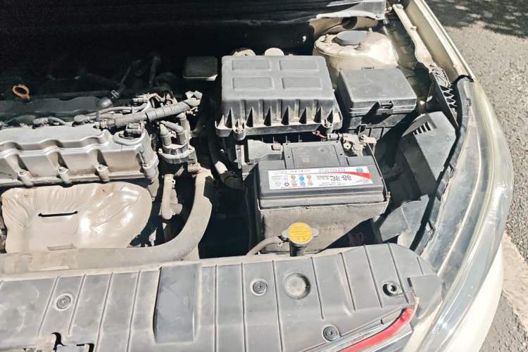 Used CHANGAN Eado 2014 1.6L Manual Luxury Model Engine Bay Left
