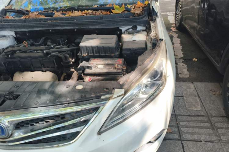 Used CHANGAN Eado 2014 1.6L Manual Luxury Model Engine Bay Left