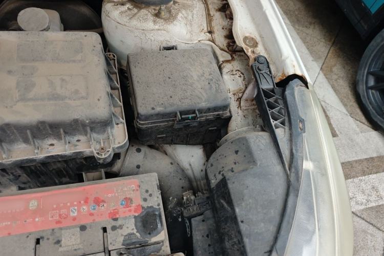 Used CHANGAN Eado 2014 1.6L Manual Luxury Model Engine Bay Left