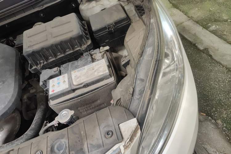 Used CHANGAN Eado 2014 1.6L Manual Luxury Model Engine Bay Left