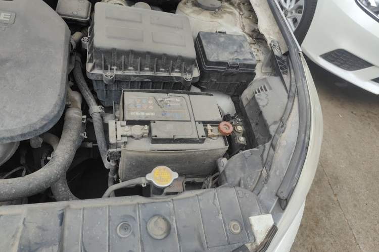 Used CHANGAN Eado 2014 1.6L Manual Luxury Model Engine Bay Left