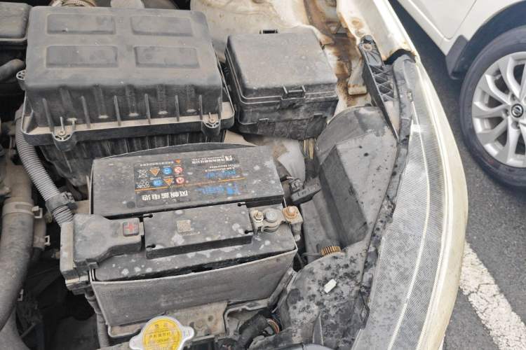 Used CHANGAN Eado 2014 1.6L Manual Luxury Model Engine Bay Left