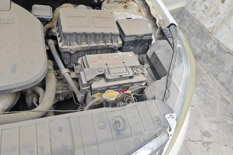 Used CHANGAN Eado 2014 1.6L Manual Luxury Model Engine Bay Left