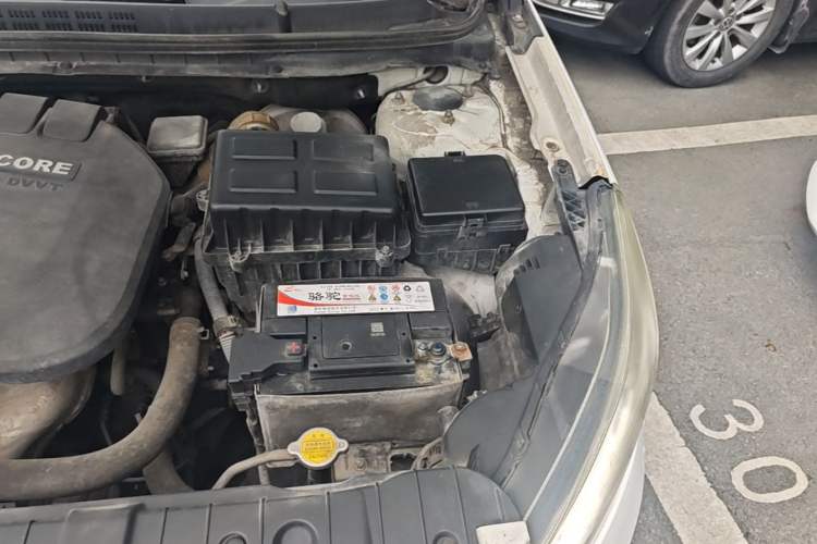 Used CHANGAN Eado 2014 1.6L Manual Luxury Model Engine Bay Left